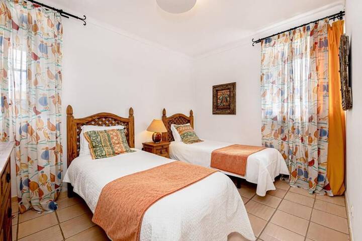 Room 27 of 115
