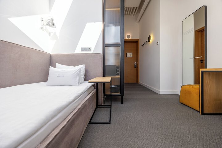 Room 29 of 62