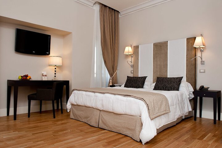 Room 4 of 66