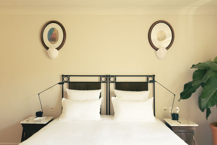 Room 11 of 105