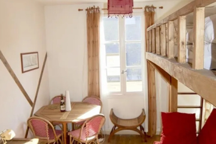 Room 4 of 6