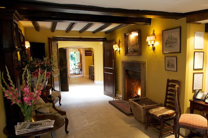 Entrance & Lobby