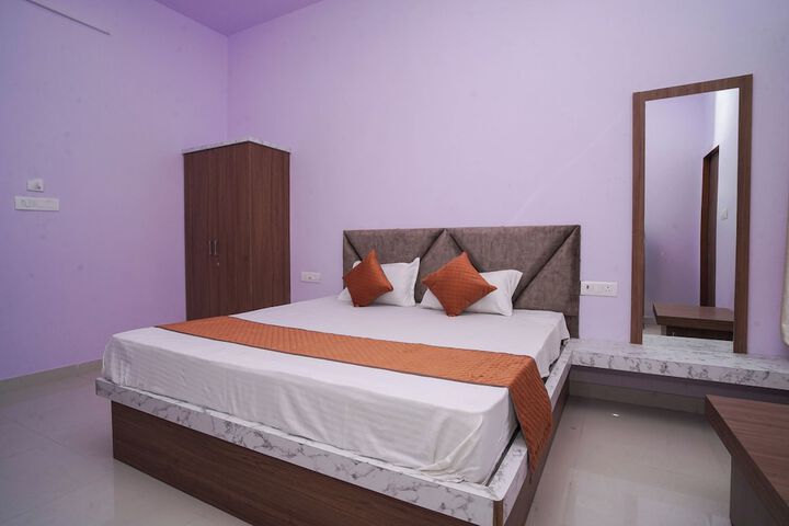Room 6 of 11
