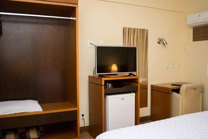 Room 9 of 46