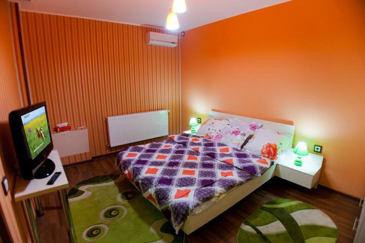 Room 6 of 65