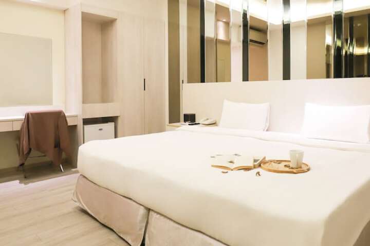 Room 27 of 59