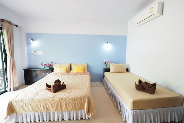 Room 5 of 90