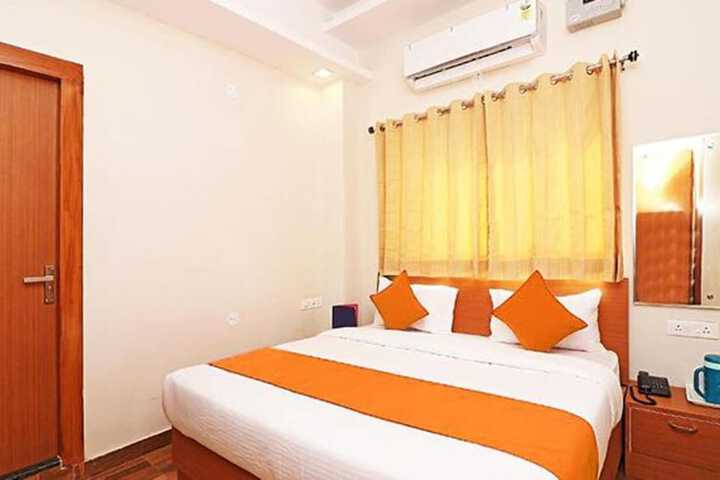 Room 16 of 18