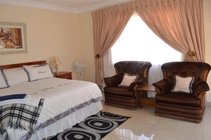Room 10 of 25