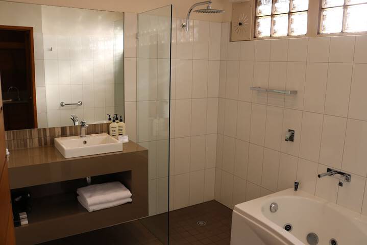 Room 70 of 99