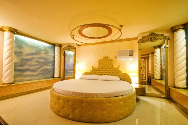 Room 21 of 21