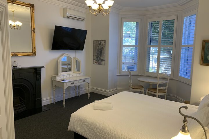 Room 12 of 33