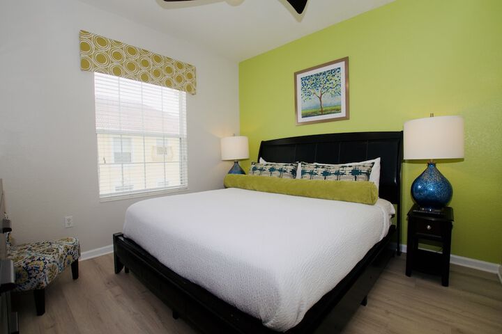 Room 28 of 141