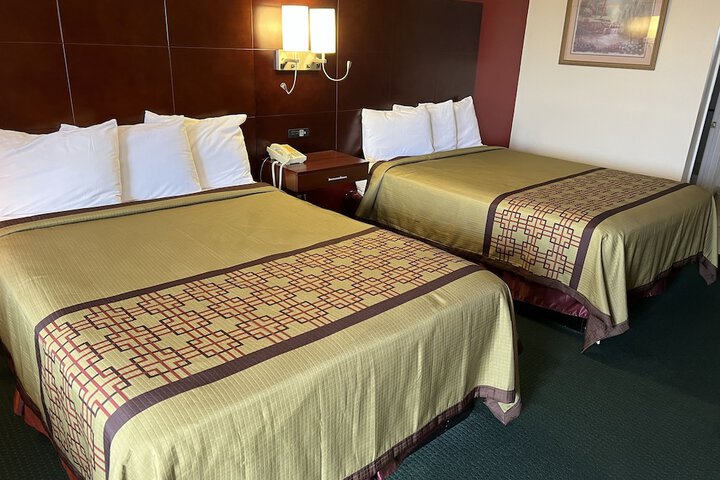 Room 9 of 28