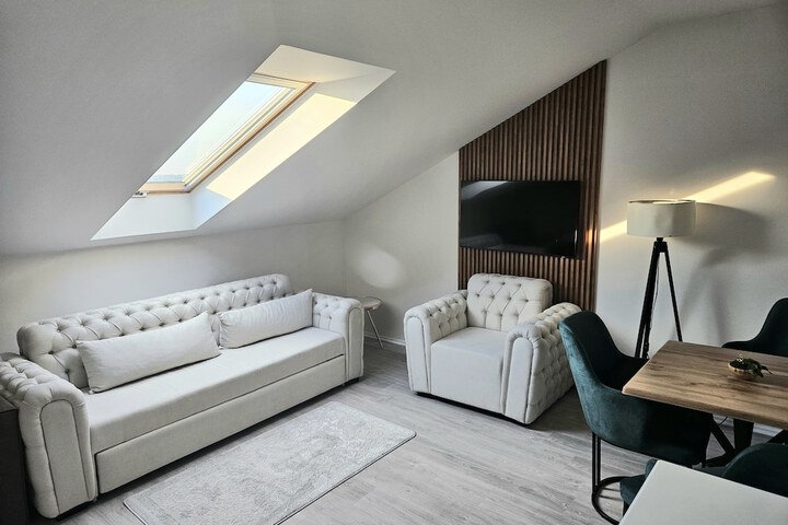 Room 3 of 40