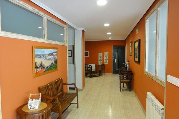 Ballroom/Hall 13 of 14