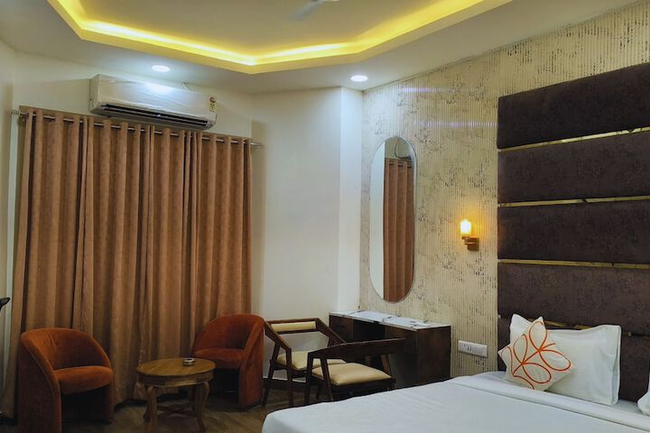 Room 7 of 28