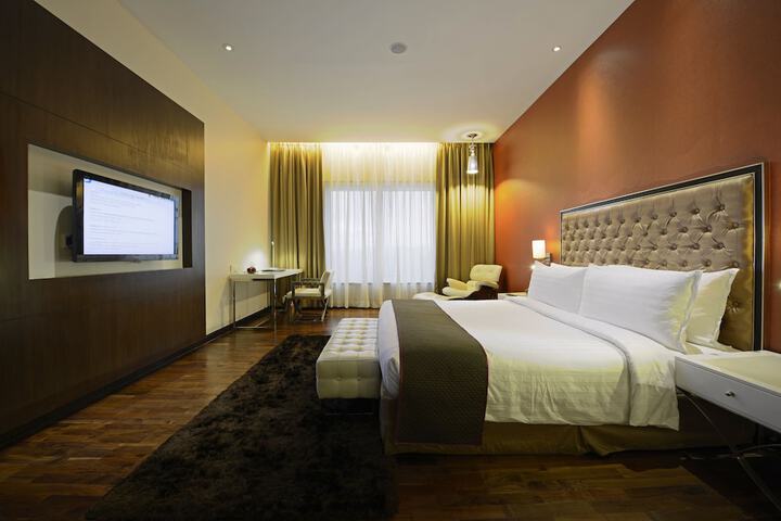 Room 9 of 31