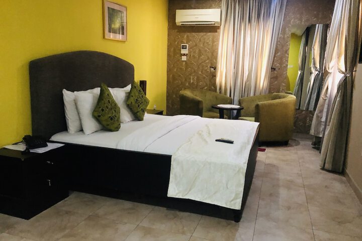 Room 6 of 23