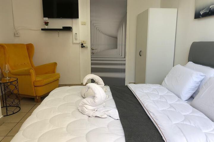 Room 22 of 140