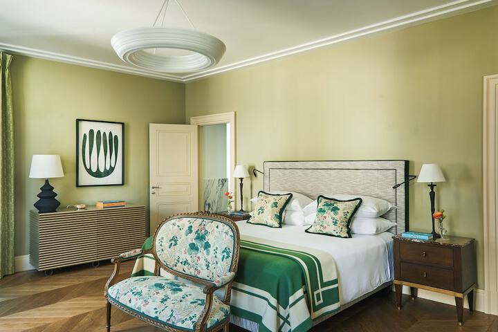 Room 219 of 533