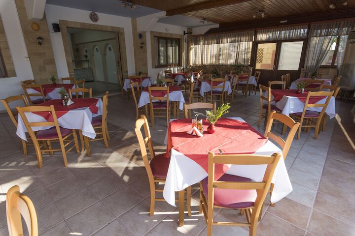 Dining 46 of 104
