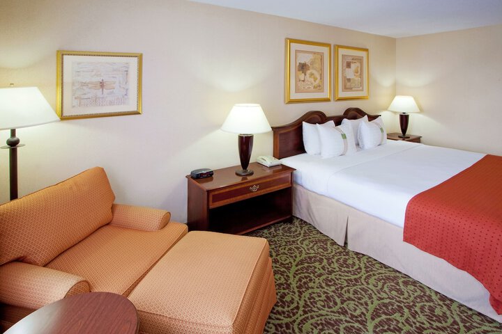 Premium King Bed (11 of 22)