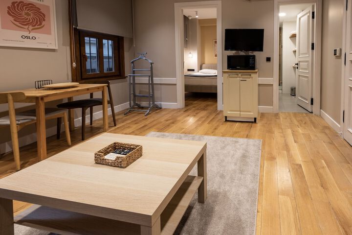 Room 32 of 50