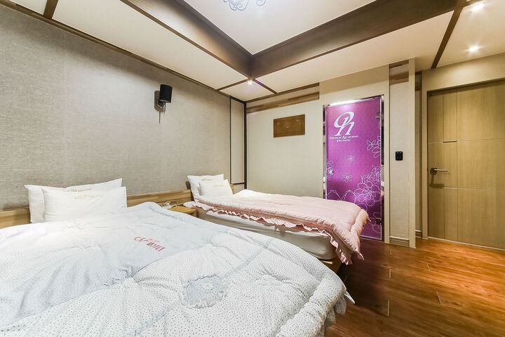Room 46 of 156