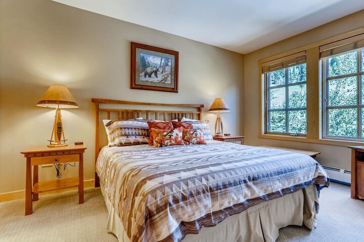 Room 2 of 36