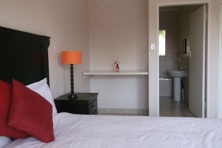 Room 7 of 28