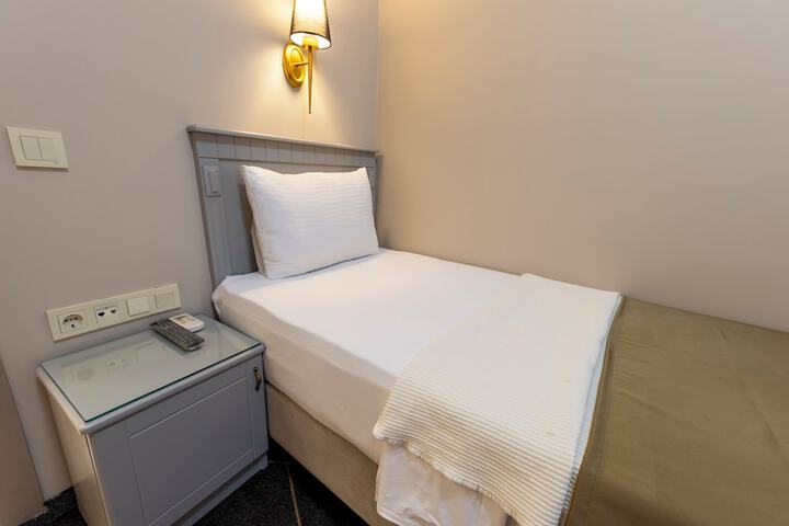 Room 47 of 77