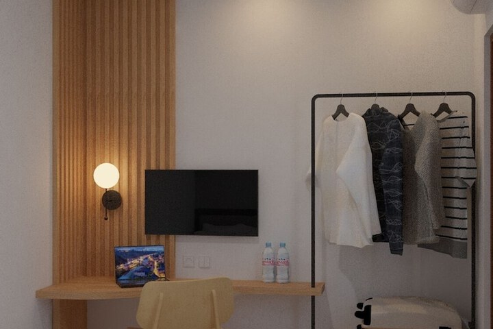 Room 3 of 13
