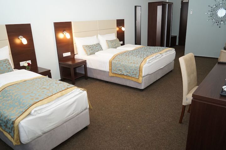 Room 11 of 29
