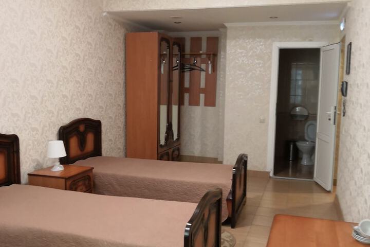 Room 11 of 11