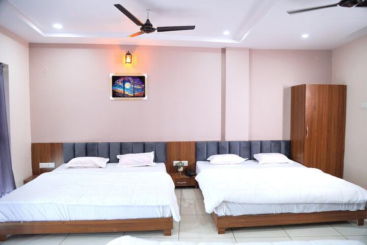 Room 9 of 24