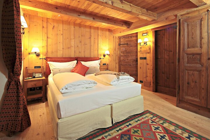 Room 6 of 71