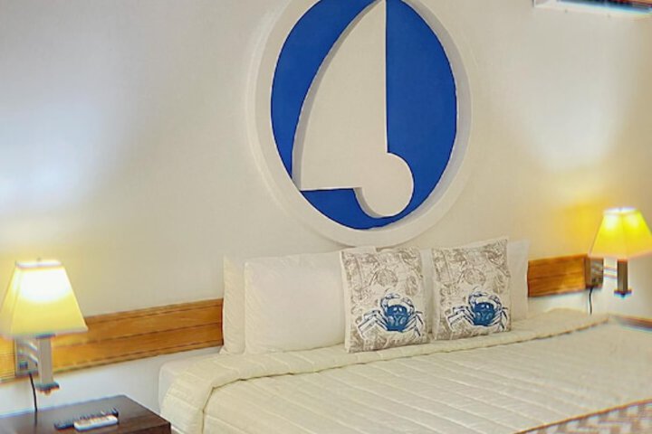Room 8 of 77