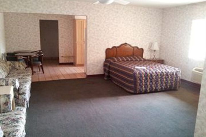 Room 16 of 27