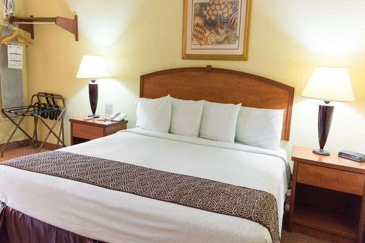 Room 4 of 37