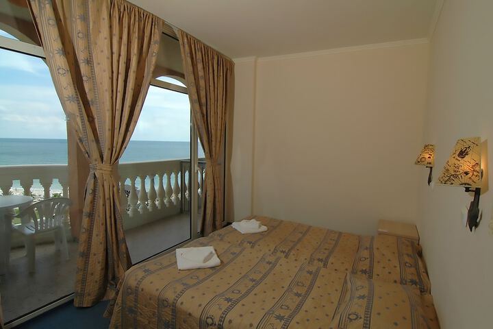 Room 6 of 124