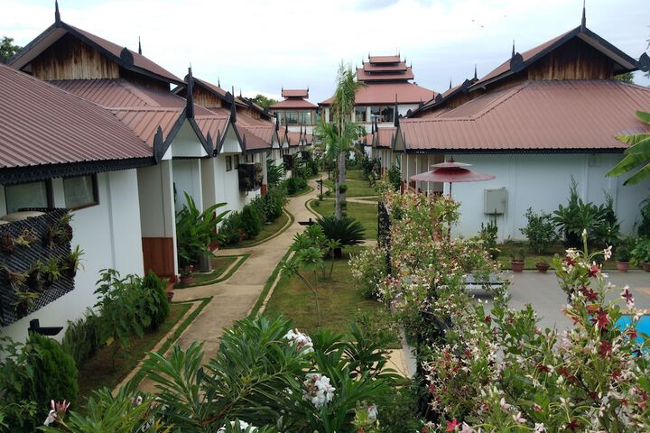Hotel Exterior 45 of 54