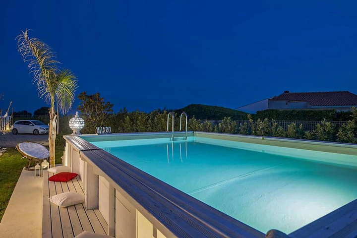 Pool 7 of 11
