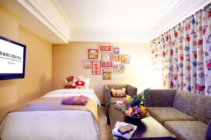 Room 9 of 66