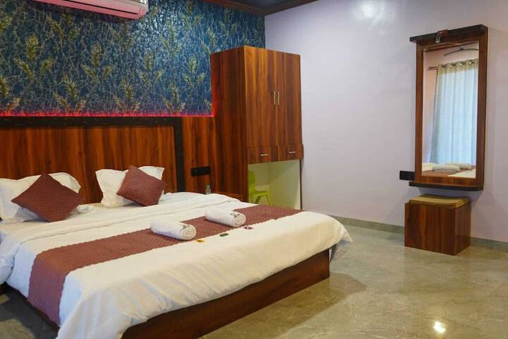 Room 5 of 56