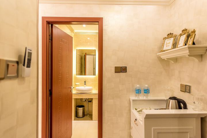 Room 33 of 44