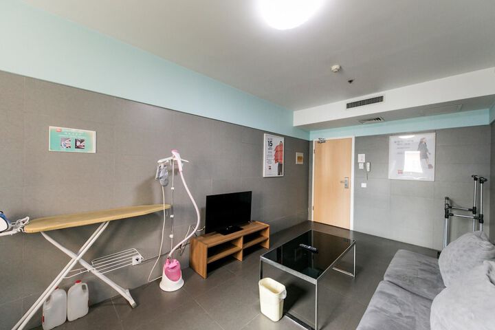 Room 15 of 40