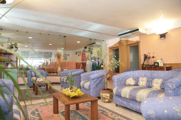Guest Lobby