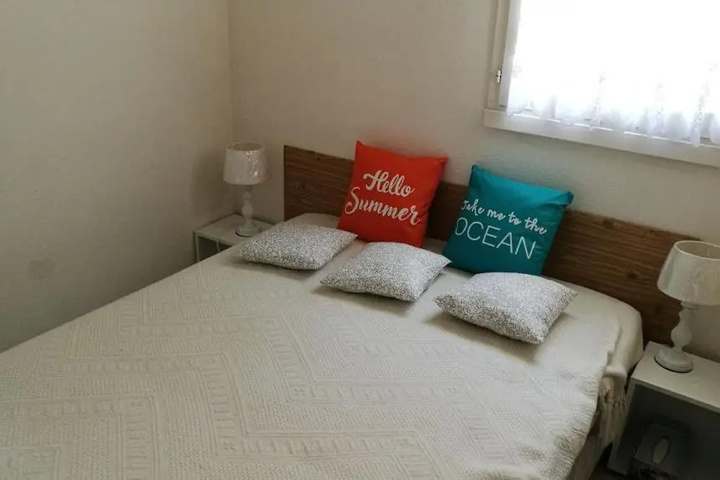 Room 3 of 12