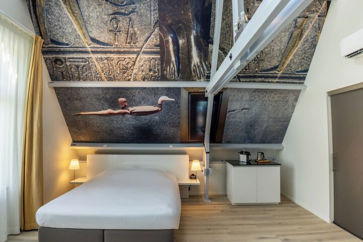 Room 7 of 29